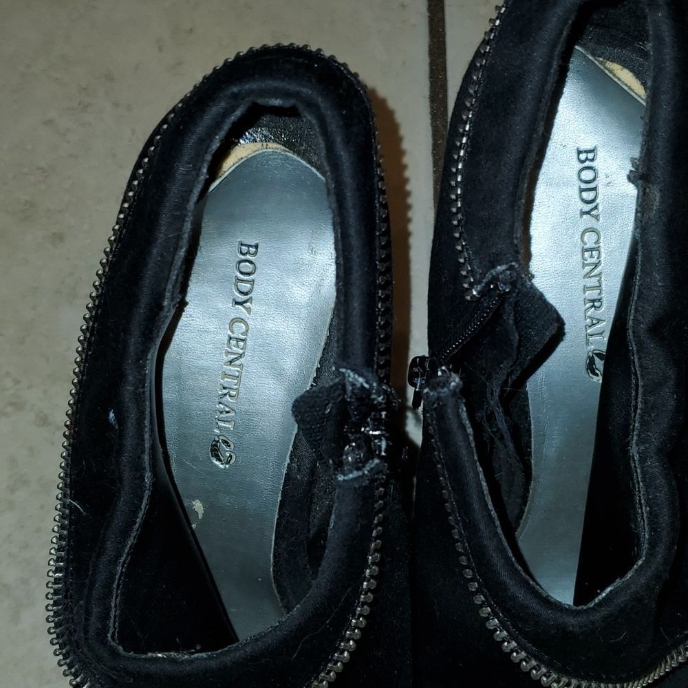 Body Central black 4 in heels - Picture 7 of 8